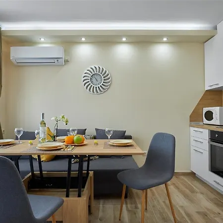 Romance & Free Parking Daire